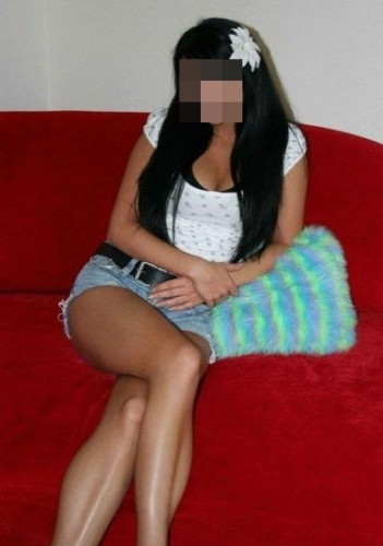 Etimesgut Escort — Sınırlarını Bilen, Bakımlı ve Güler Yüzlü Bir Duruş